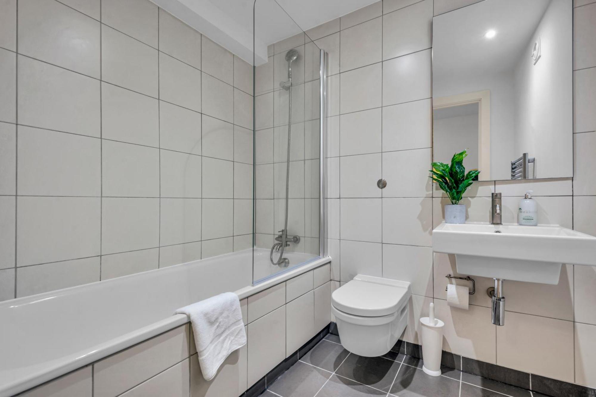 לונדון Mysquare One Bedroom Serviced Apartment Near St Paul'S Blackfriars מראה חיצוני תמונה