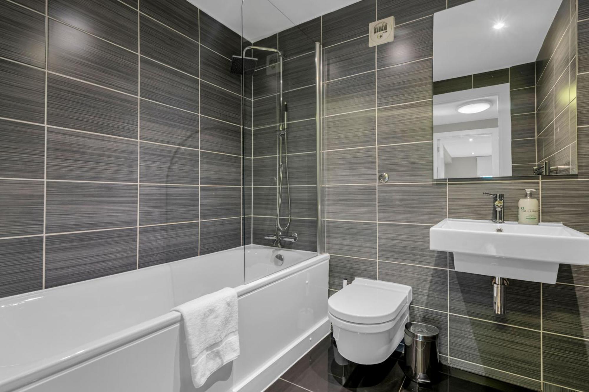 לונדון Mysquare One Bedroom Serviced Apartment Near St Paul'S Blackfriars מראה חיצוני תמונה