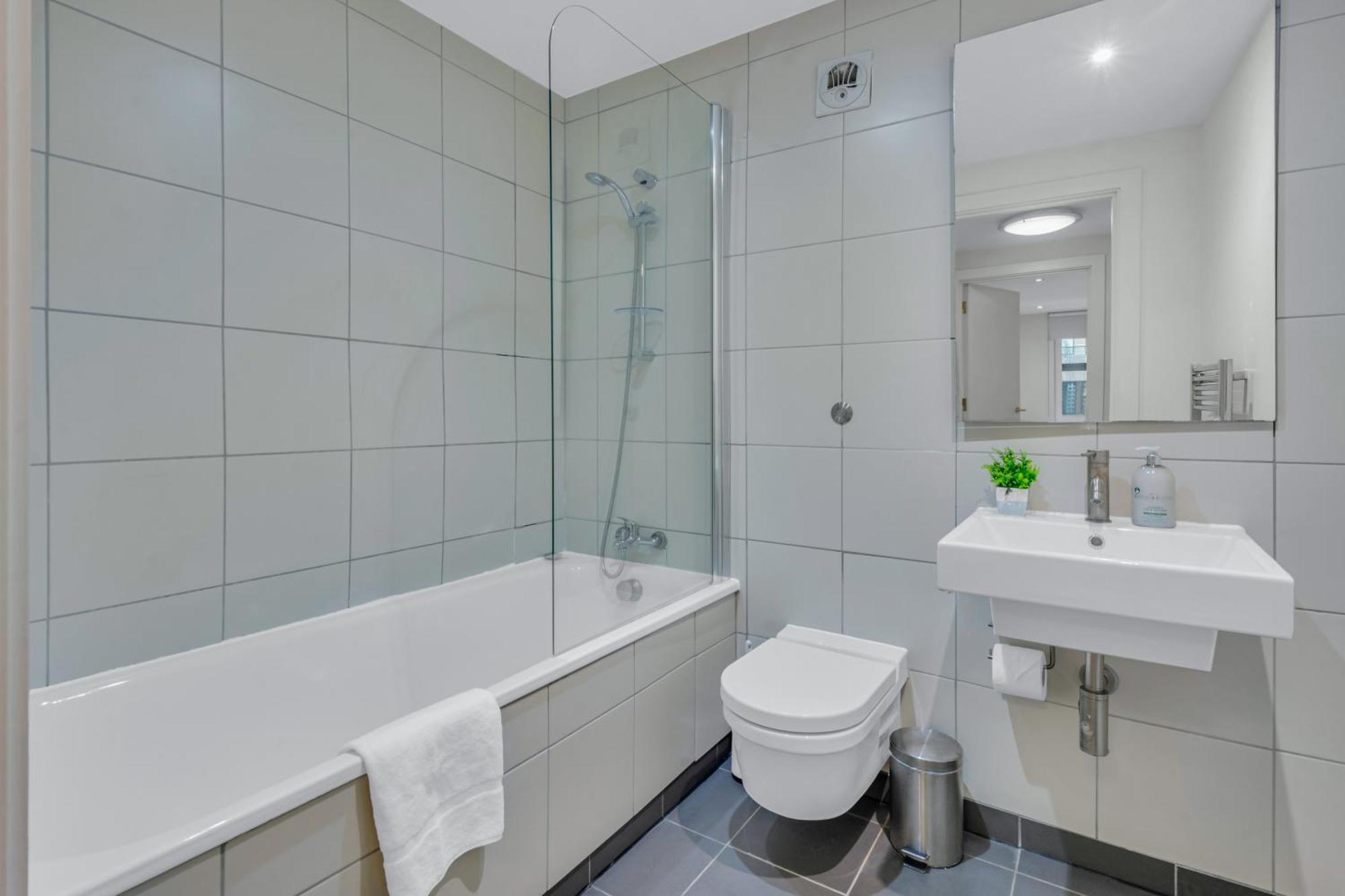 לונדון Mysquare One Bedroom Serviced Apartment Near St Paul'S Blackfriars מראה חיצוני תמונה